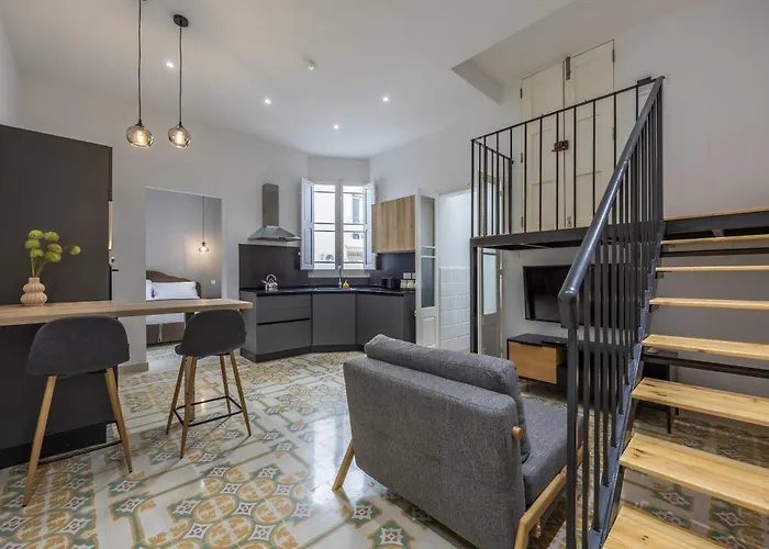 New & Elegent Apartment Just 5 Min Walk To The Capital By Sf Homes